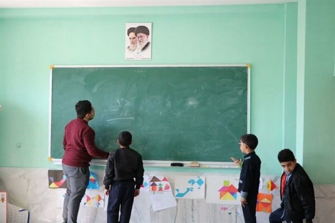 خبر مهم برای معلمان | این دسته از معلمان مشمول ارتقای رتبه می‌شوند