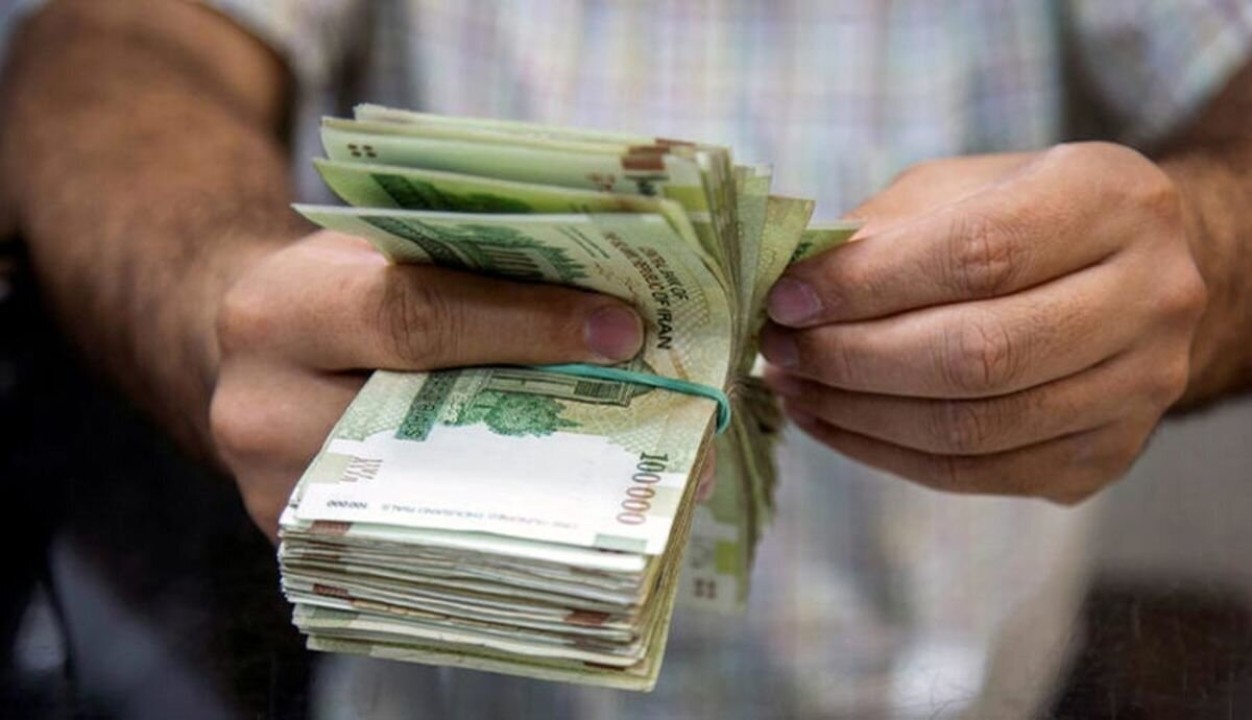 بازنشستگان این خبر را بخوانند | زمان واریز حقوق و عیدی بازنشستگان اعلام شد