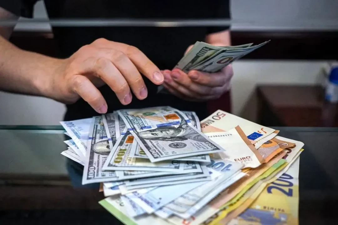 قیمت دلار امروز چهارشنبه 27 اسفند 1404 | بازار ارز و دلار در ابهام