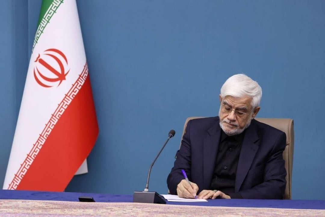 عارف: معلم، فرمانده میدان «امیدآفرینی» در جنگ تحمیلی سوم است