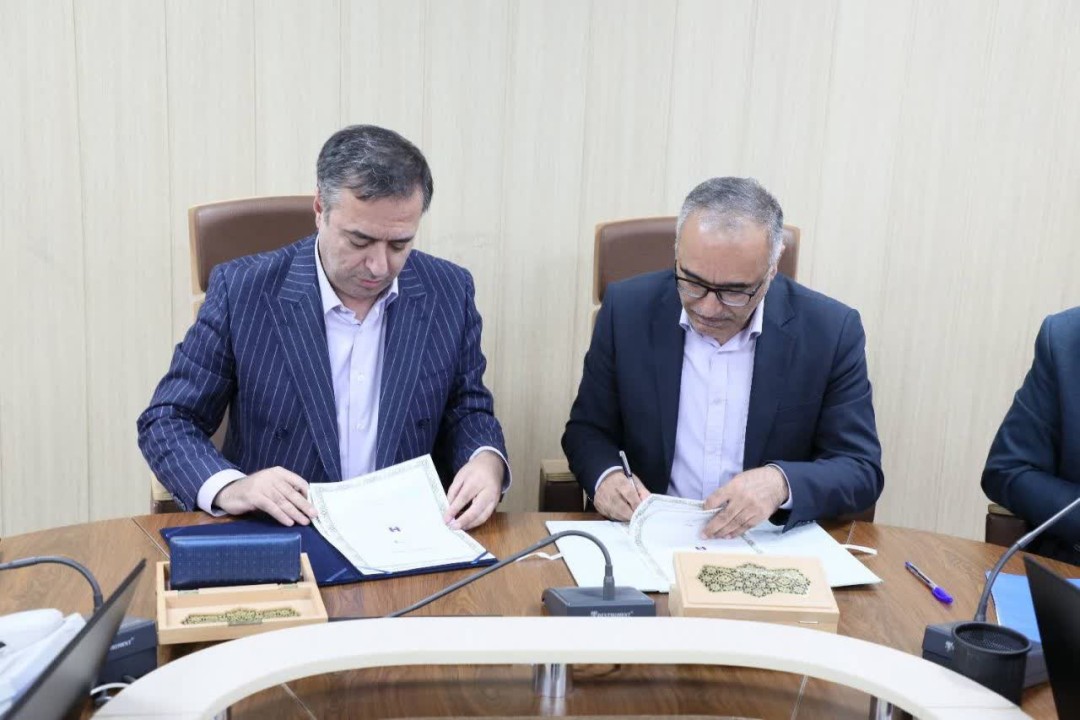 تفاهم نامه همکاری بین صندوق بازنشستگی کشوری و بانک صادرات امضا شد/ بانک صادرات یک بانک اجتماعی است