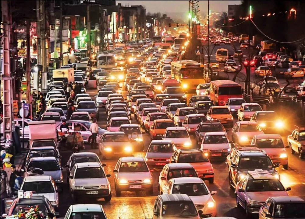 ترافیک شیراز؛ حقوق شهروندان گرفتار در ازدحام خودروها
